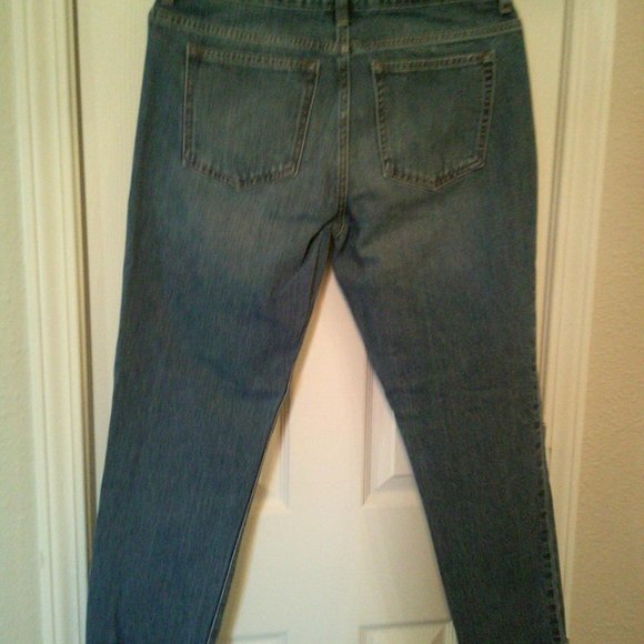 Abercrombie & Fitch Signature Collection 24 Wash (30) - Picture 4 of 6